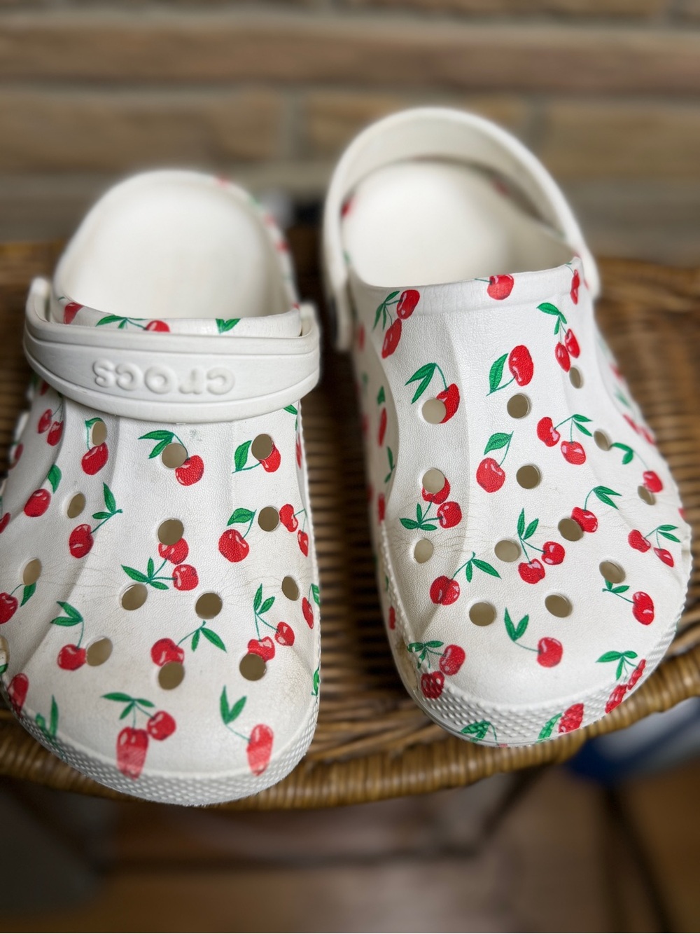 CROCS Girls size 2 White with Cherry pattern Kids Classic slip-on. Preowned.